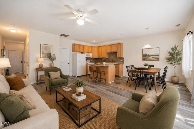 245 Plaza Drive E, Chapel Hill, NC 27517
