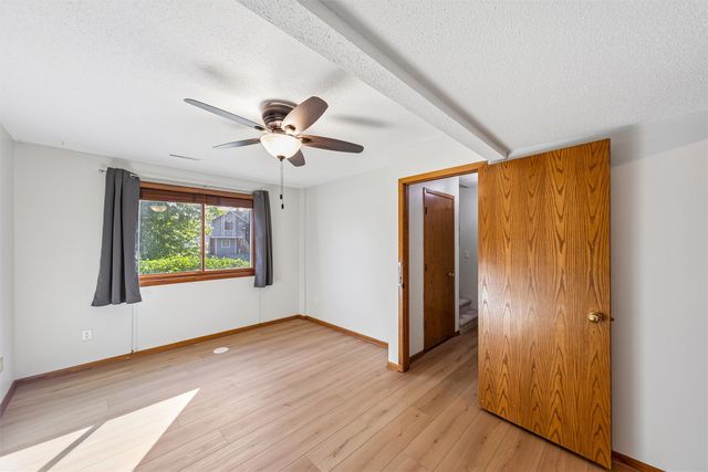942 9th Avenue NW, Altoona, IA 50009