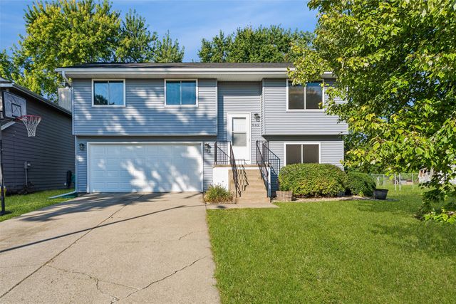 942 9th Avenue NW, Altoona, IA 50009