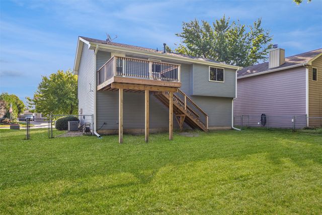 942 9th Avenue NW, Altoona, IA 50009