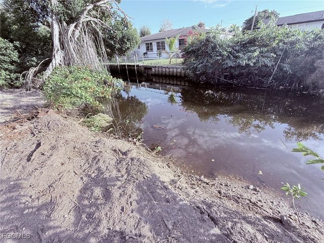 76 Gold Key CT, North Fort Myers, FL 33917