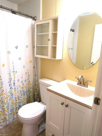 21601 Kramer Street, Saint Clair Shores, MI 48080