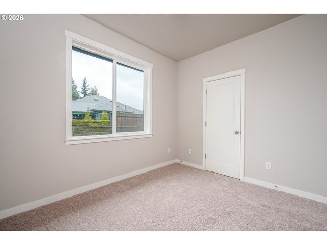 6225 Se Knapp St B, Portland, OR 97206