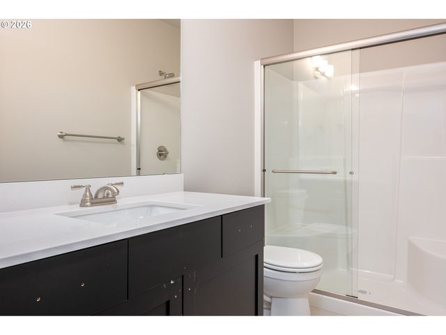 6225 Se Knapp St B, Portland, OR 97206