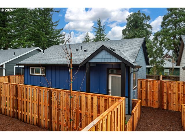 6225 Se Knapp St B, Portland, OR 97206