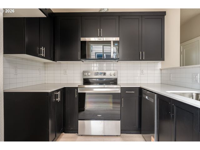 6225 Se Knapp St B, Portland, OR 97206