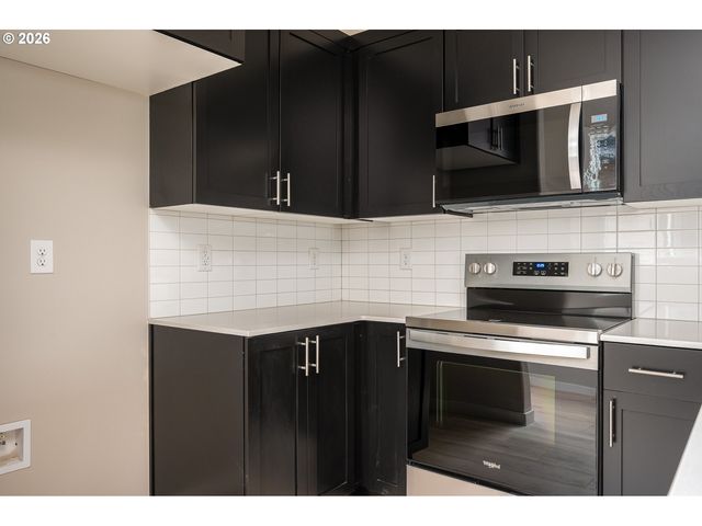 6225 Se Knapp St B, Portland, OR 97206