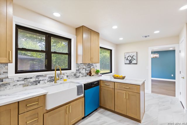 2519 W Kings Hwy, San Antonio, TX 78228