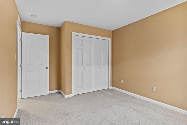 489 SUNDAY DR, Harrisburg, PA 17111