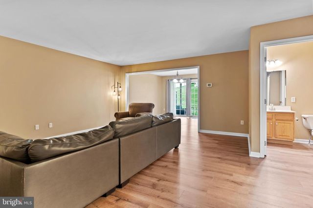 489 SUNDAY DR, Harrisburg, PA 17111