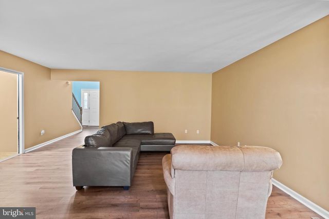 489 SUNDAY DR, Harrisburg, PA 17111