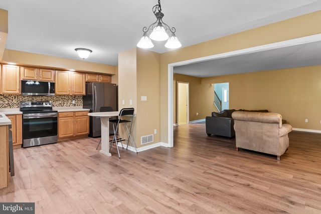 489 SUNDAY DR, Harrisburg, PA 17111