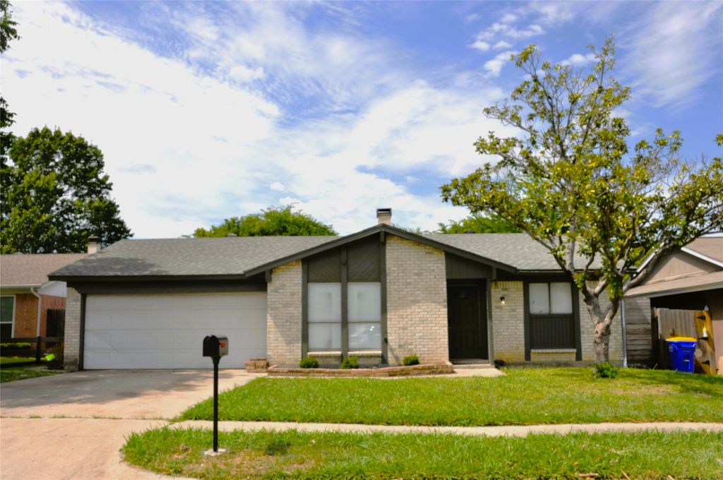 6017 Nanci Drive, Watauga, TX 76148