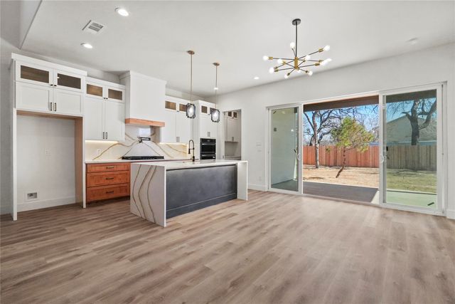 3906 Harlingen Street, Dallas, TX 75212