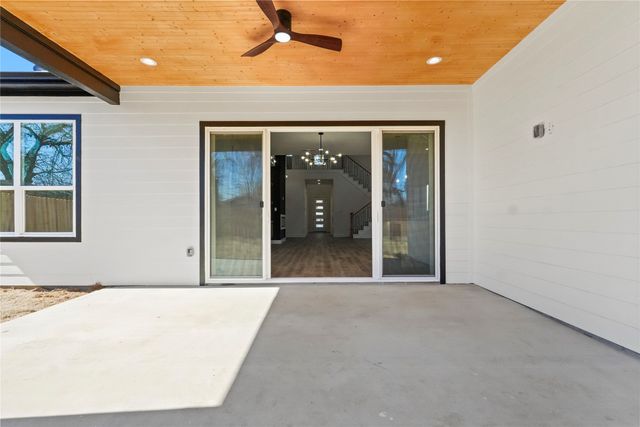 3906 Harlingen Street, Dallas, TX 75212