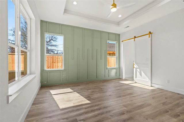 3906 Harlingen Street, Dallas, TX 75212