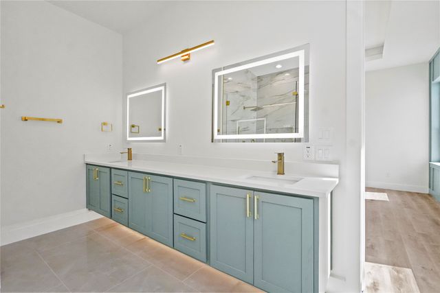 3906 Harlingen Street, Dallas, TX 75212