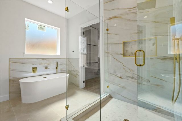 3906 Harlingen Street, Dallas, TX 75212