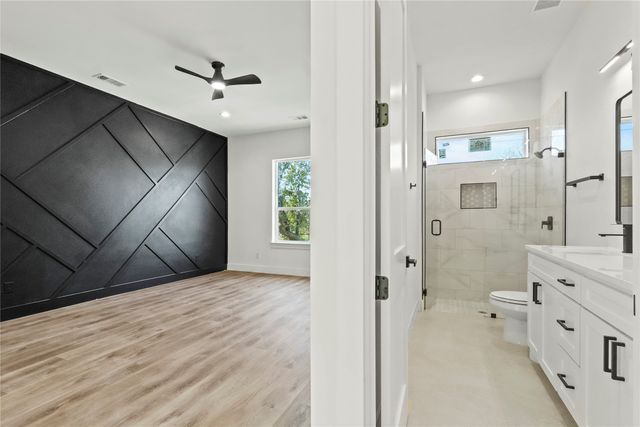 3906 Harlingen Street, Dallas, TX 75212