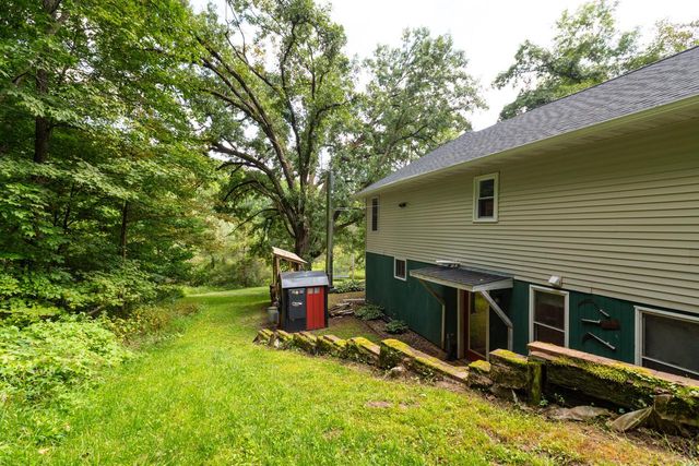 E11330 Allen ROAD, La Farge, WI 54639