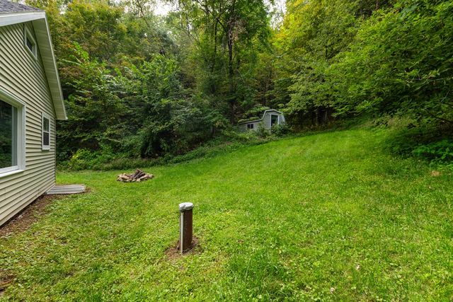 E11330 Allen ROAD, La Farge, WI 54639