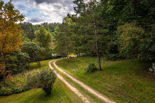 E11330 Allen ROAD, La Farge, WI 54639