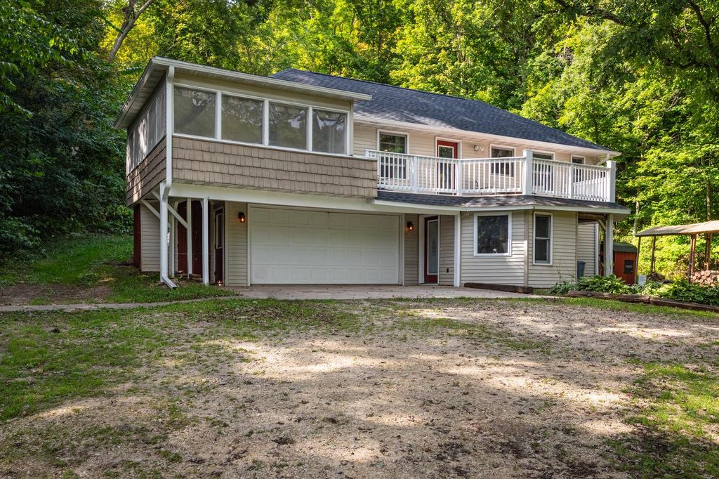 E11330 Allen ROAD, La Farge, WI 54639