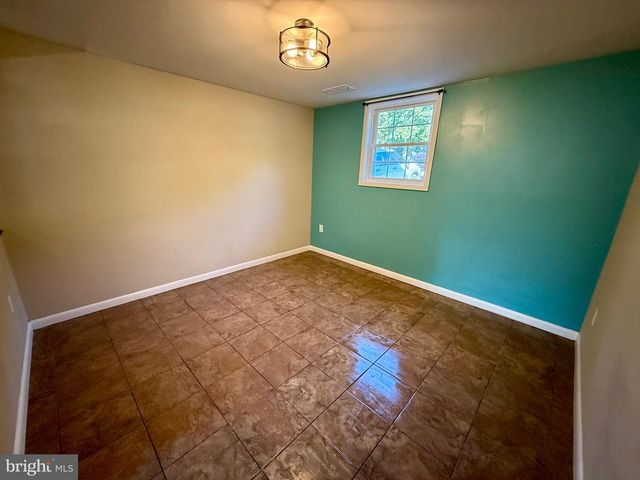 15700 ACORN CT, Cresaptown, MD 21502