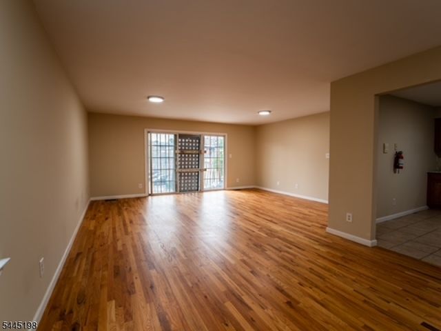 26 Mount Pleasant Ave, Newark City, NJ 07104