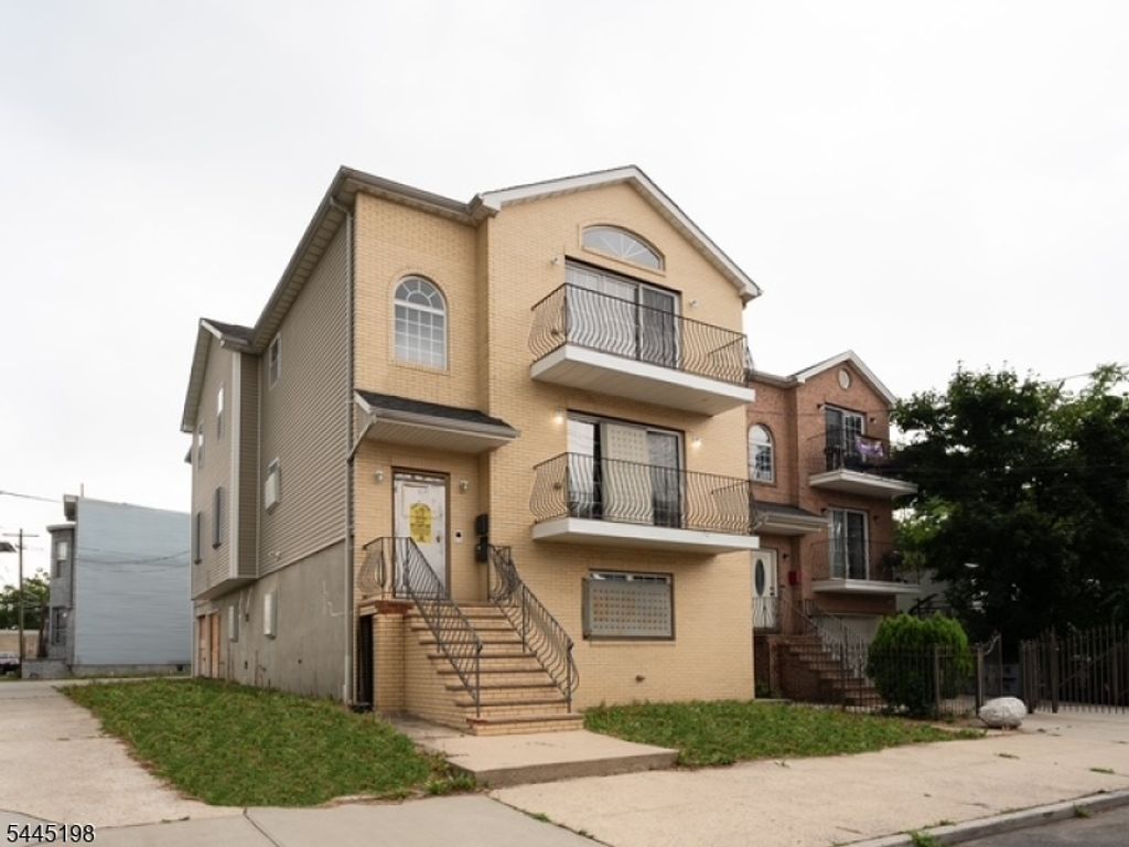 26 Mount Pleasant Ave, Newark City, NJ 07104