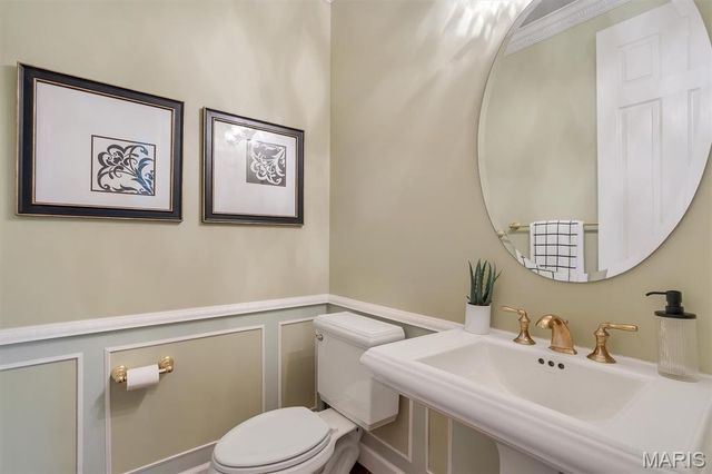 17 West Drive, Chesterfield, MO 63017