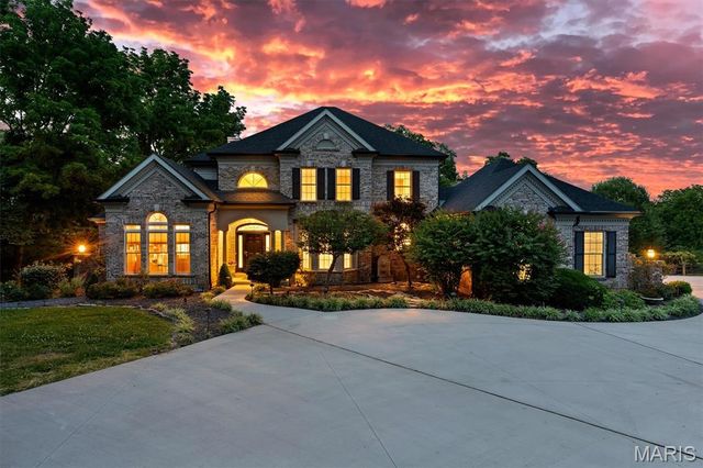 17 West Drive, Chesterfield, MO 63017