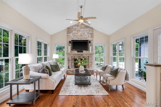 17 West Drive, Chesterfield, MO 63017