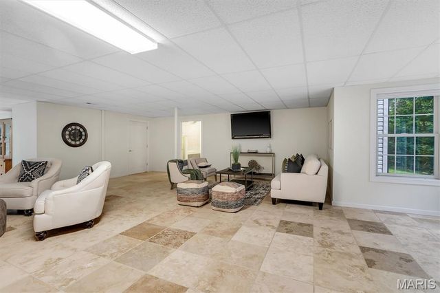 17 West Drive, Chesterfield, MO 63017