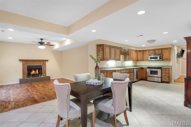 17 West Drive, Chesterfield, MO 63017