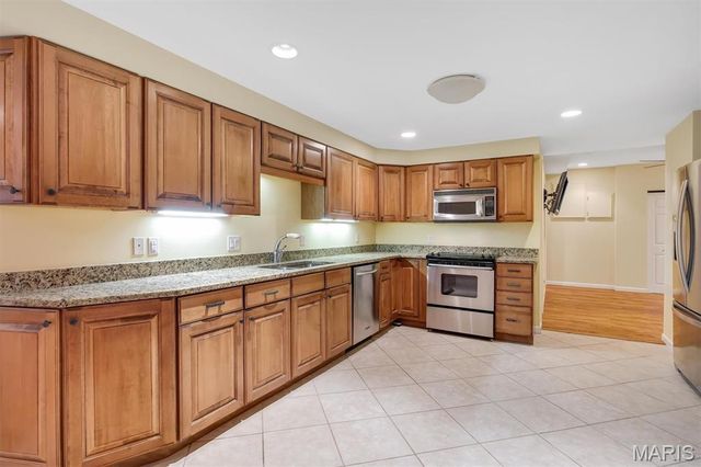 17 West Drive, Chesterfield, MO 63017