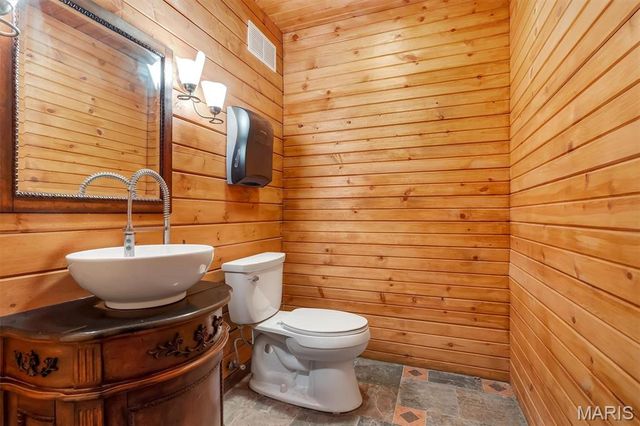 17 West Drive, Chesterfield, MO 63017
