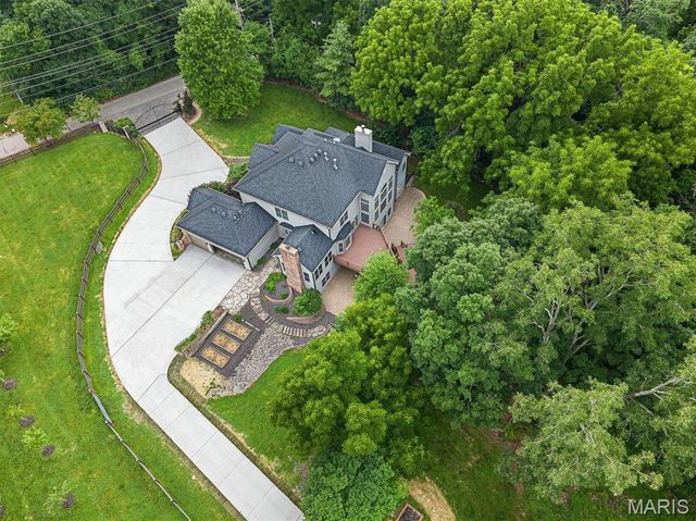 17 West Drive, Chesterfield, MO 63017
