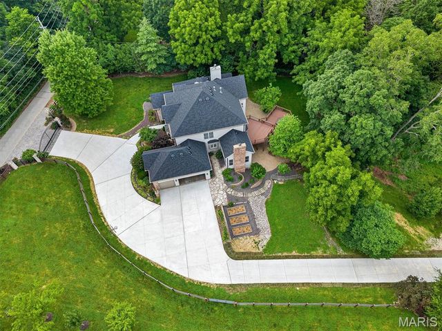 17 West Drive, Chesterfield, MO 63017