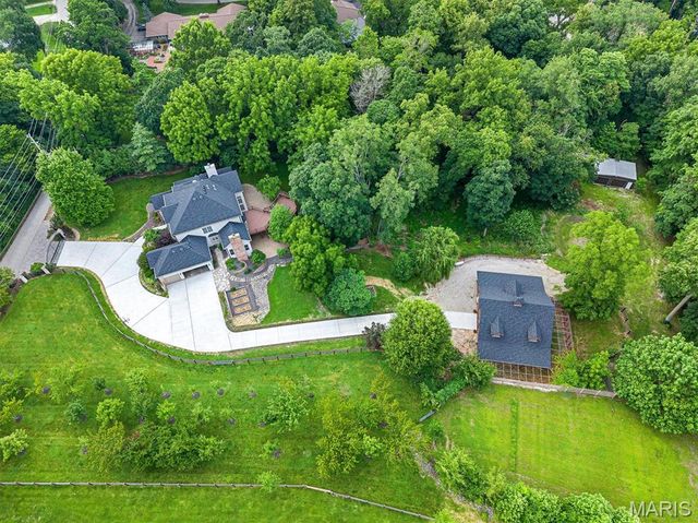 17 West Drive, Chesterfield, MO 63017