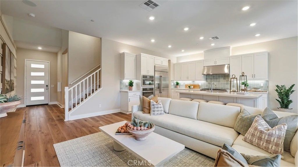 Image 9 of property listing at 1195 Snowberry Place, Montebello, CA 90640