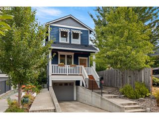 8115 N IVANHOE St, Portland, OR 97203