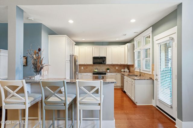 2537 St James Drive SE Apt 1007, Southport, NC 28461