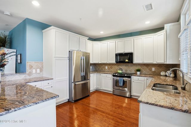 2537 St James Drive SE Apt 1007, Southport, NC 28461