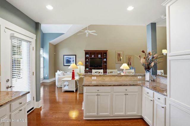 2537 St James Drive SE Apt 1007, Southport, NC 28461