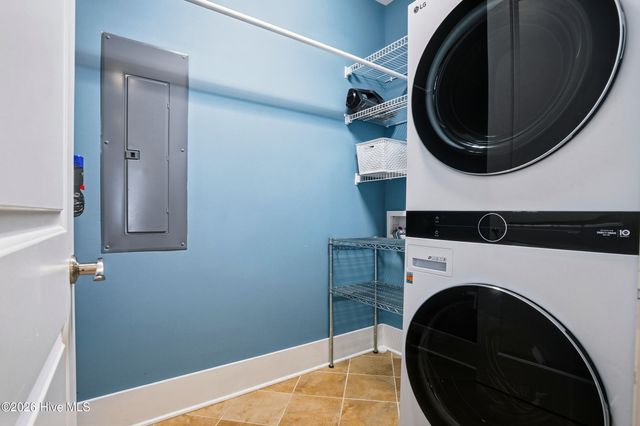 2537 St James Drive SE Apt 1007, Southport, NC 28461