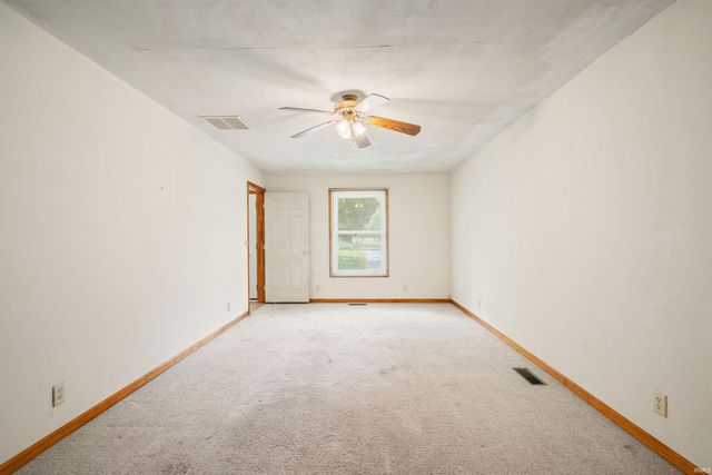 9482 E 100 South Road, Greentown, IN 46936