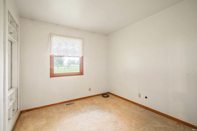 9482 E 100 South Road, Greentown, IN 46936