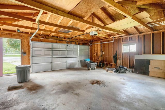 9482 E 100 South Road, Greentown, IN 46936