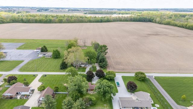 9482 E 100 South Road, Greentown, IN 46936